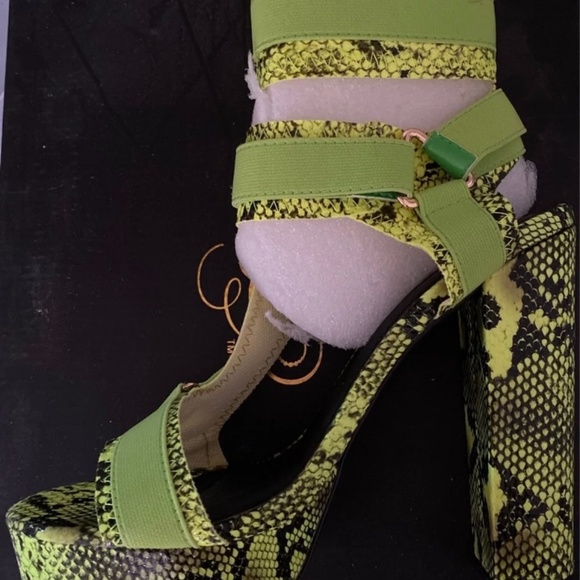 Heels - Picture 3 of 3